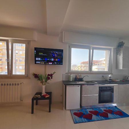 Roma Airport Sky Apartments Фьюмичино Экстерьер фото