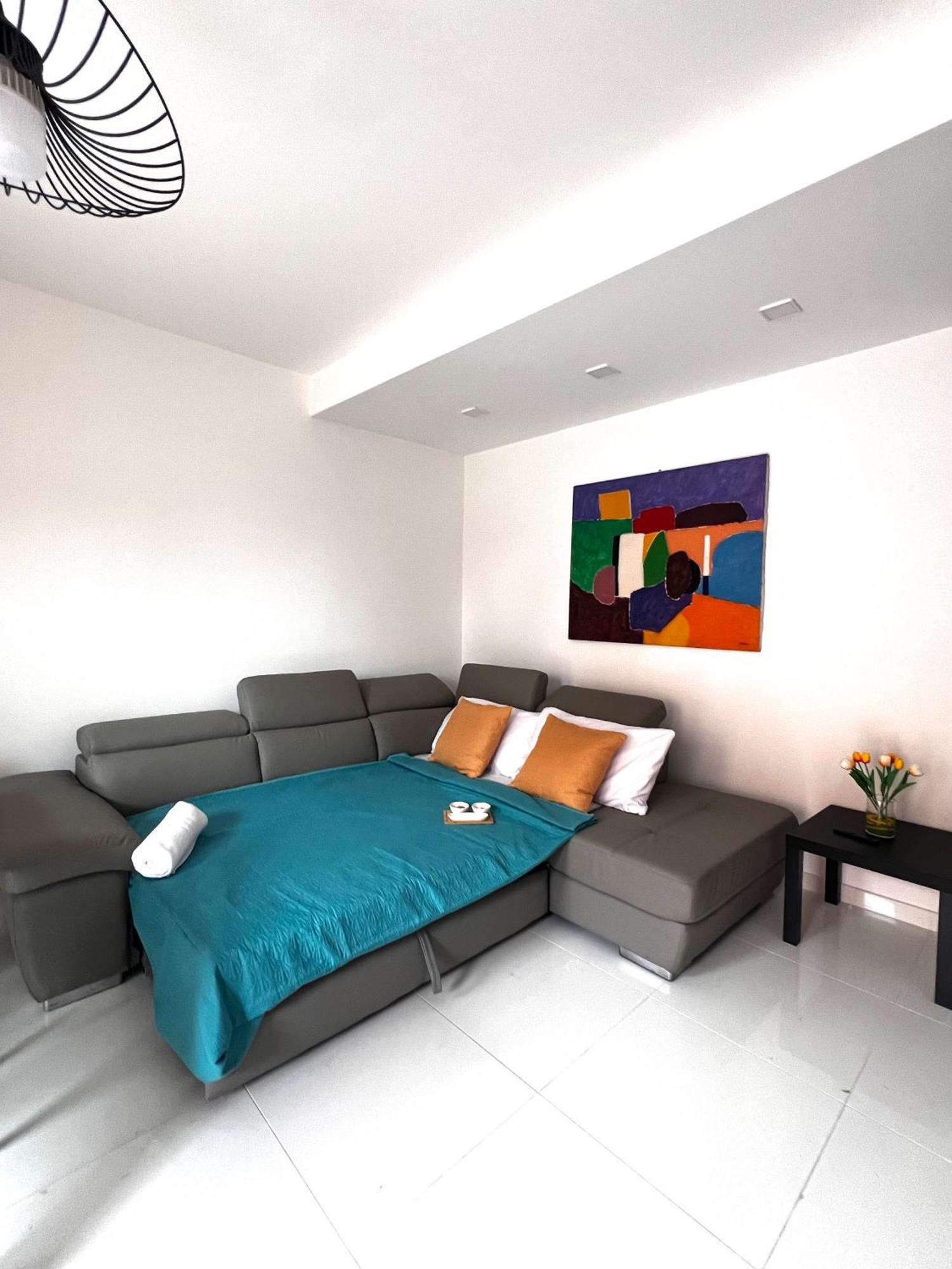 Roma Airport Sky Apartments Фьюмичино Экстерьер фото