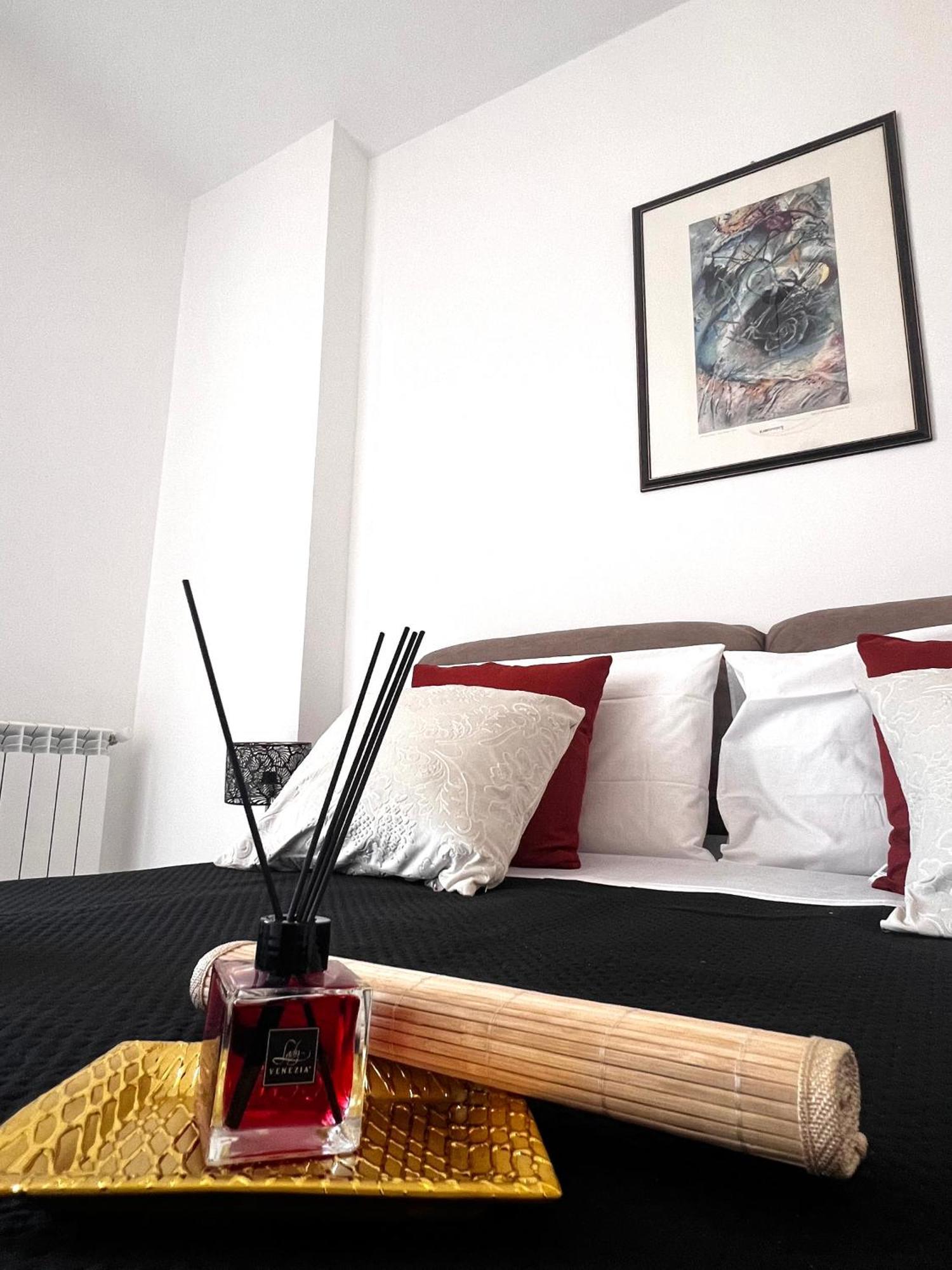 Roma Airport Sky Apartments Фьюмичино Экстерьер фото